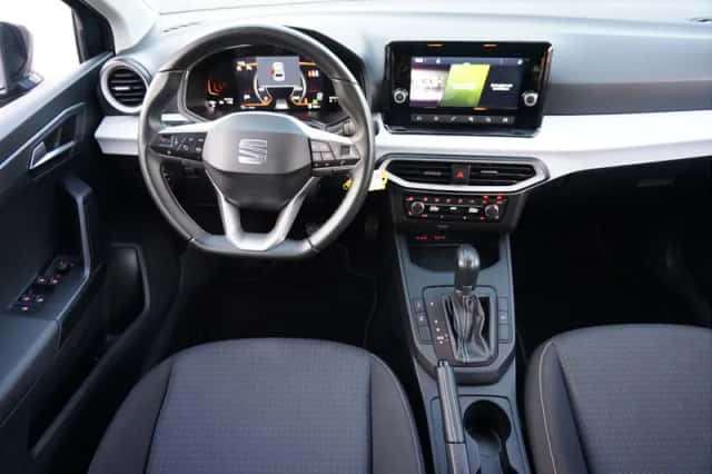 SEAT Ibiza (2023) thumbnail 5