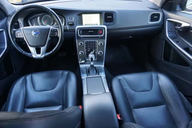 Volvo V60 (2015) thumbnail 4