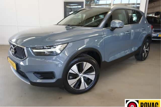 Volvo XC40 (2022) thumbnail 2