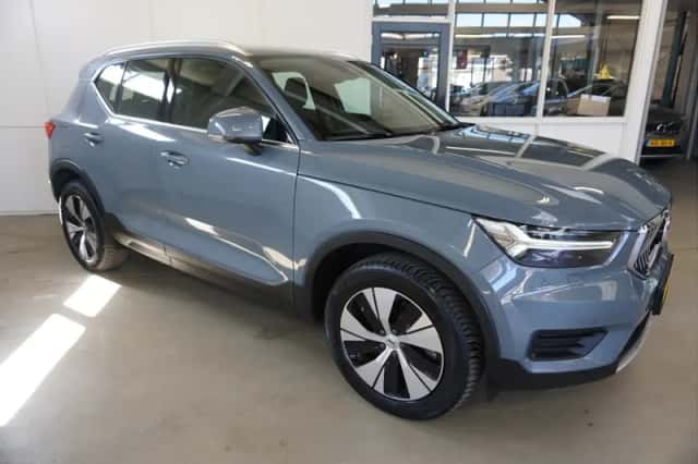 Volvo XC40 (2022) thumbnail 4