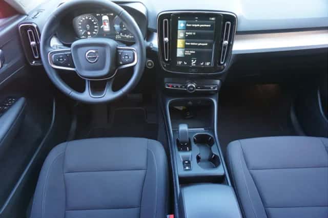 Volvo XC40 (2022) thumbnail 4