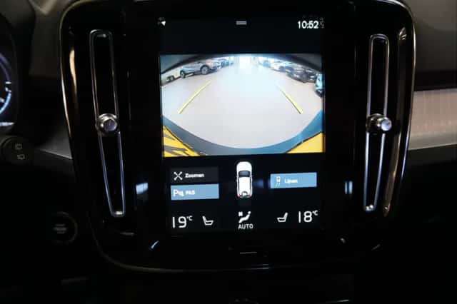 Volvo XC40 (2022) thumbnail 5