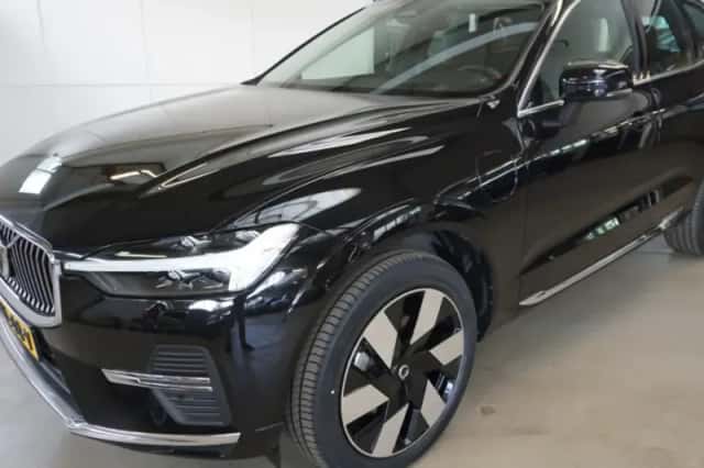 Volvo XC60 (2023) thumbnail 1