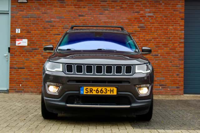 Jeep Compass (2018) thumbnail 3