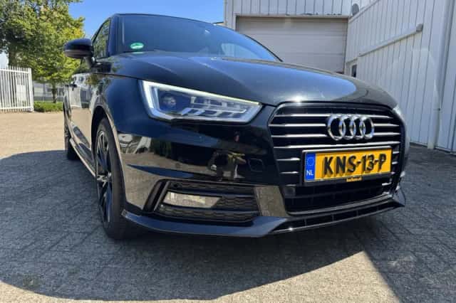 Audi A1 (2016) thumbnail 3