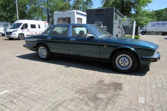 Jaguar Sovereign (1992) thumbnail 5