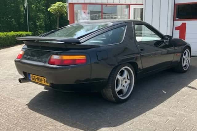 Porsche 928 (1985) thumbnail 2