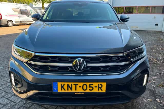 Volkswagen T-Roc (2023) thumbnail 4