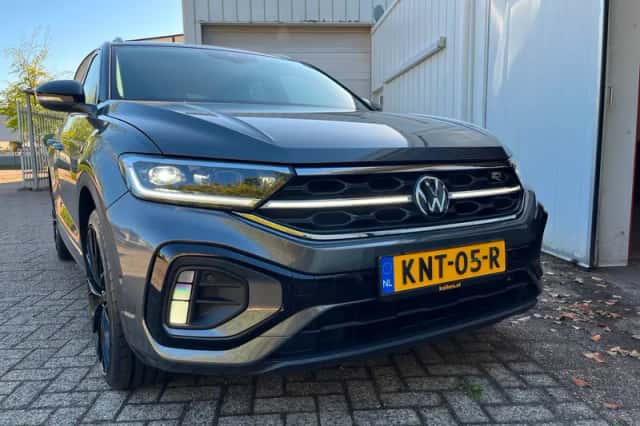 Volkswagen T-Roc (2023) thumbnail 5