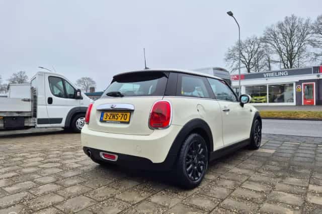 MINI One (2015) thumbnail 4