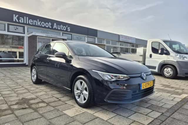 Volkswagen Golf (2021) thumbnail 3