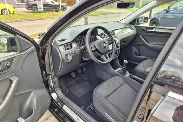 Škoda Rapid (2018) thumbnail 5