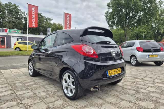 Ford Ka (2015) thumbnail 2