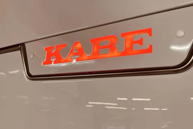 Kabe Royal (2024) thumbnail 5