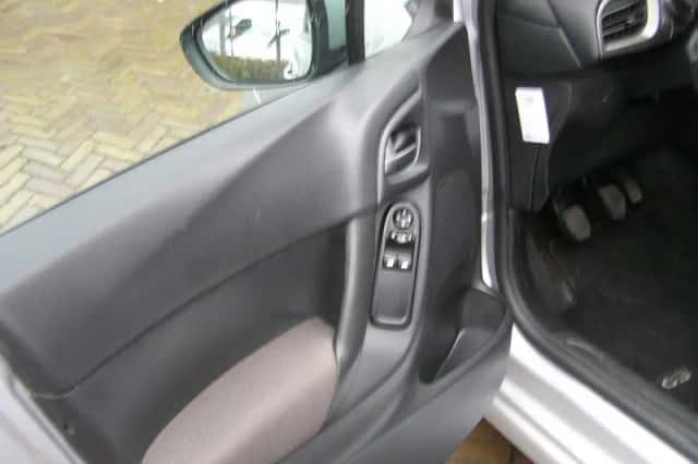 Citroën C3 (2014) thumbnail 6