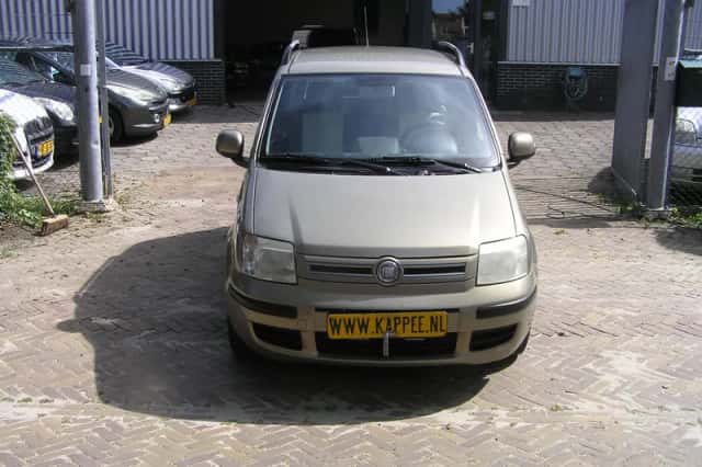 Fiat Panda (2010) thumbnail 2