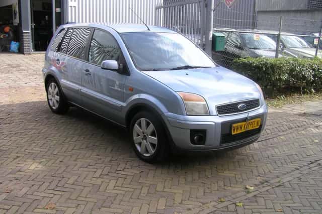 Ford Fusion (2008) thumbnail 3