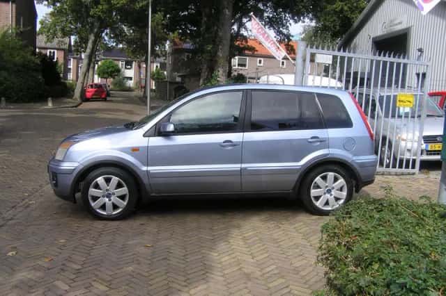 Ford Fusion (2008) thumbnail 4