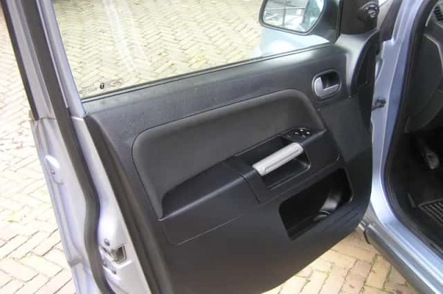 Ford Fusion (2008) thumbnail 6