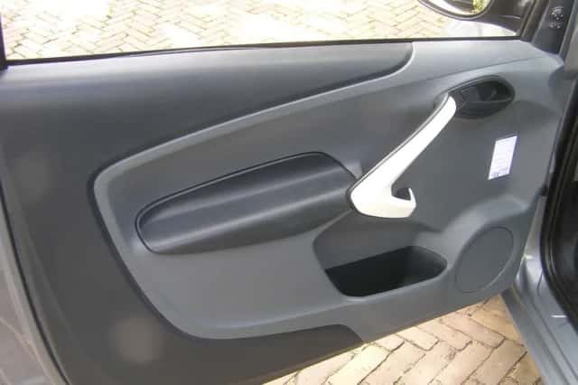 Ford Ka (2011) thumbnail 6