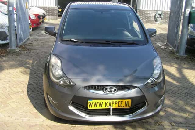Hyundai ix20 (2011) thumbnail 2