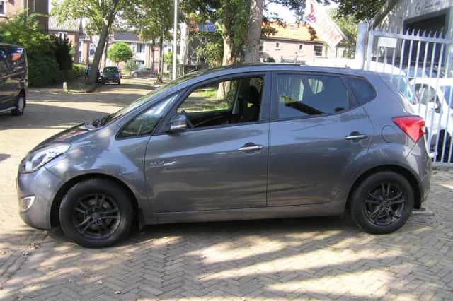 Hyundai ix20 (2011) thumbnail 4