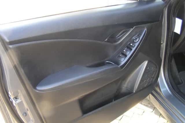 Hyundai ix20 (2011) thumbnail 6