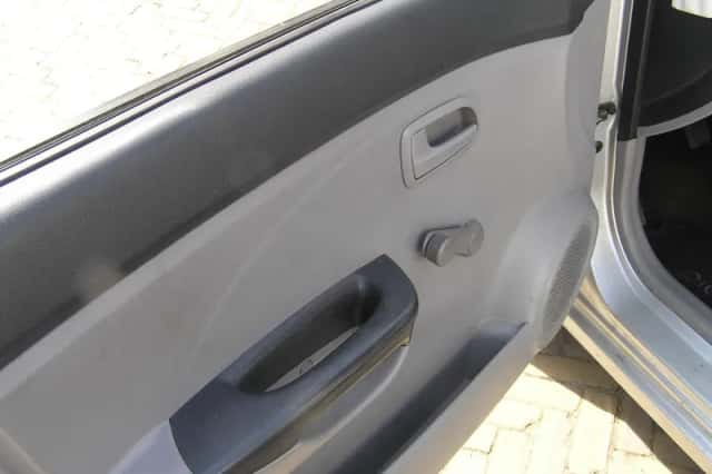 Kia Picanto (2006) thumbnail 6