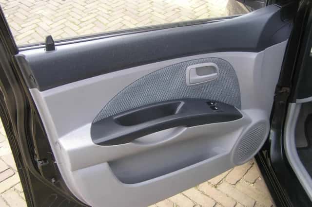 Kia Picanto (2007) thumbnail 6