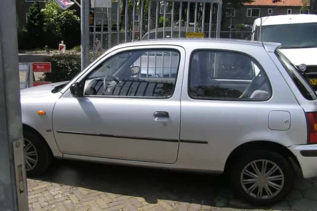 Nissan Micra (1998) thumbnail 4