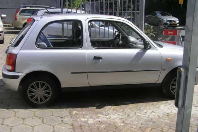 Nissan Micra (1998) thumbnail 5