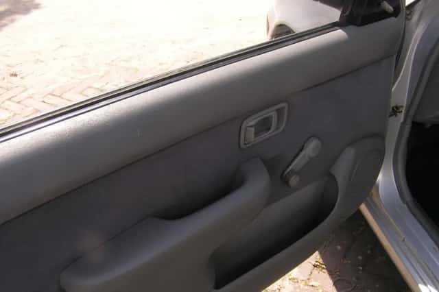 Nissan Micra (1998) thumbnail 6
