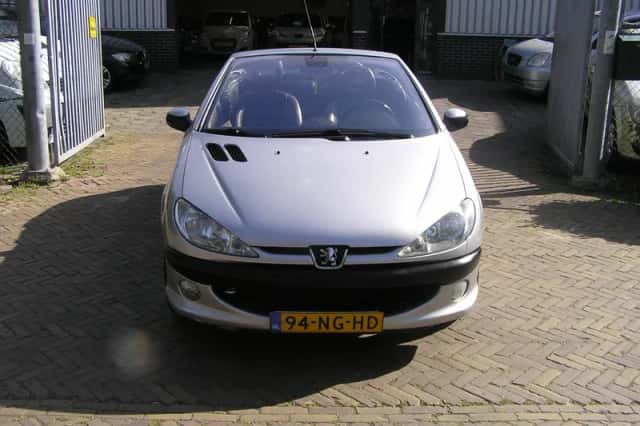 Peugeot 206 (2001) thumbnail 2
