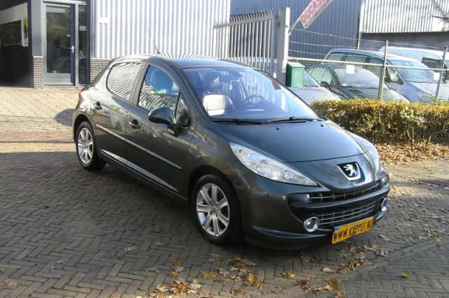 Peugeot 207 (2008) thumbnail 3