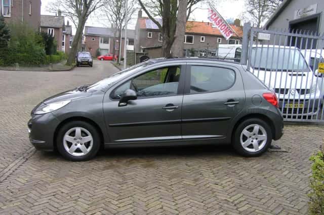 Peugeot 207 (2007) thumbnail 4
