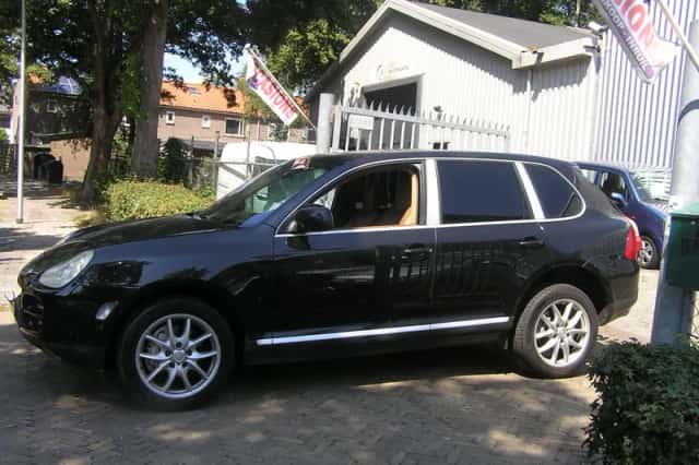 Porsche Cayenne (2003) thumbnail 4