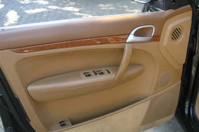 Porsche Cayenne (2003) thumbnail 6