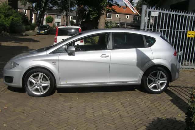 SEAT Leon (2013) thumbnail 4