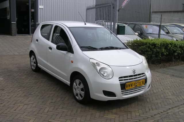 Suzuki Alto (2010) thumbnail 3