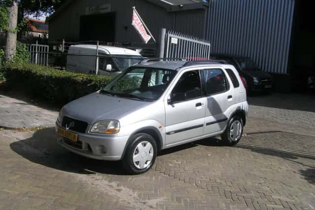 Suzuki Ignis (2001) thumbnail 1