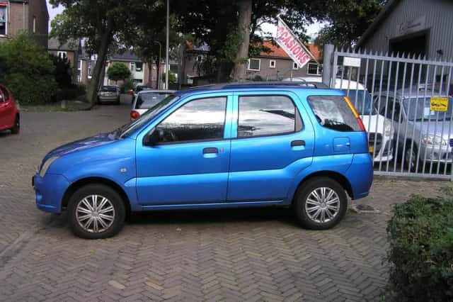 Suzuki Ignis (2004) thumbnail 4