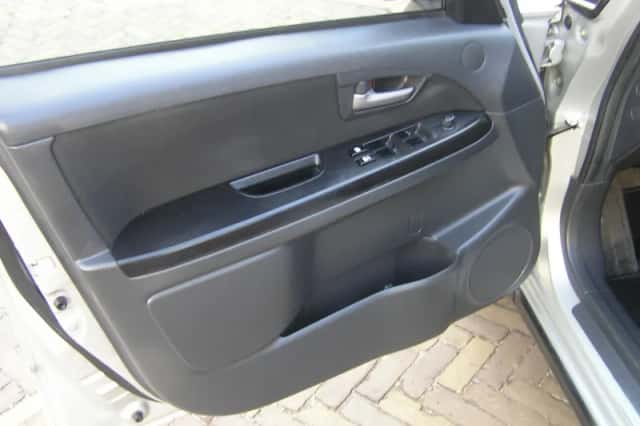 Suzuki SX4 (2008) thumbnail 6