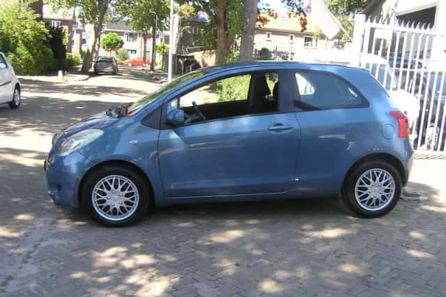 Toyota Yaris (2006) thumbnail 4