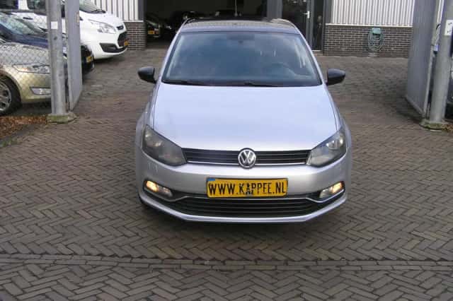 Volkswagen Polo (2017) thumbnail 2