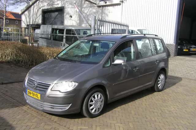 Volkswagen Touran (2007) thumbnail 1
