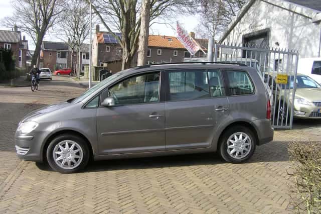 Volkswagen Touran (2007) thumbnail 4