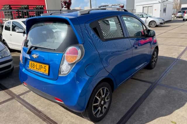 Chevrolet Spark (2010) thumbnail 6