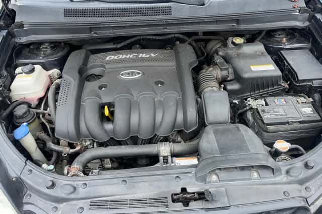 Kia Carens (2007) thumbnail 5