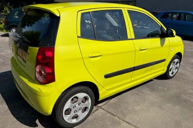 Kia Picanto (2010) thumbnail 4
