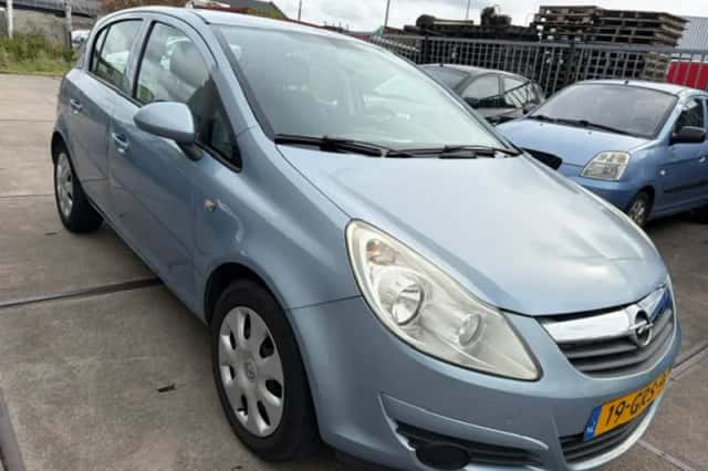 Opel Corsa (2008) thumbnail 2